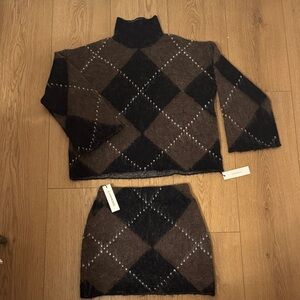 Commense Brown and Black Argyle Turtleneck Sweater Set